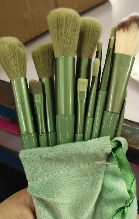 13Pcs Makeup Brush Set - Concealer, Blush, Brush, Eye Shadow, Highlighter, Foundation Brush